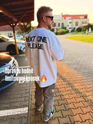 Tohle triko v bílé vyrábím pouze na přání. Skladem vždy pouze 1-2ks🙂 Heavy cotton Oversized Tee. Triko které nebudeš chtít...